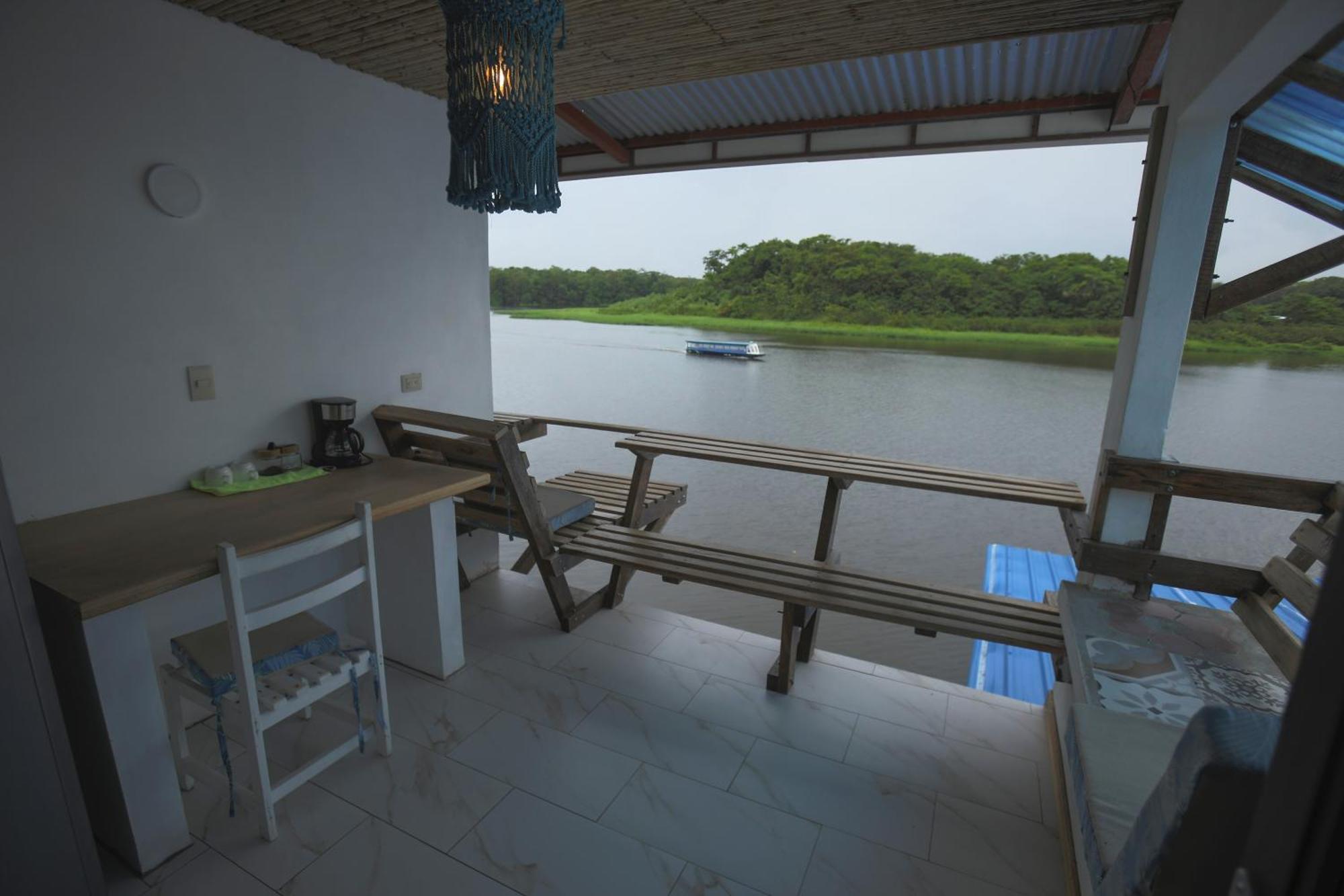 Hotel Pura Natura Riverside Tortuguero Bagian luar foto