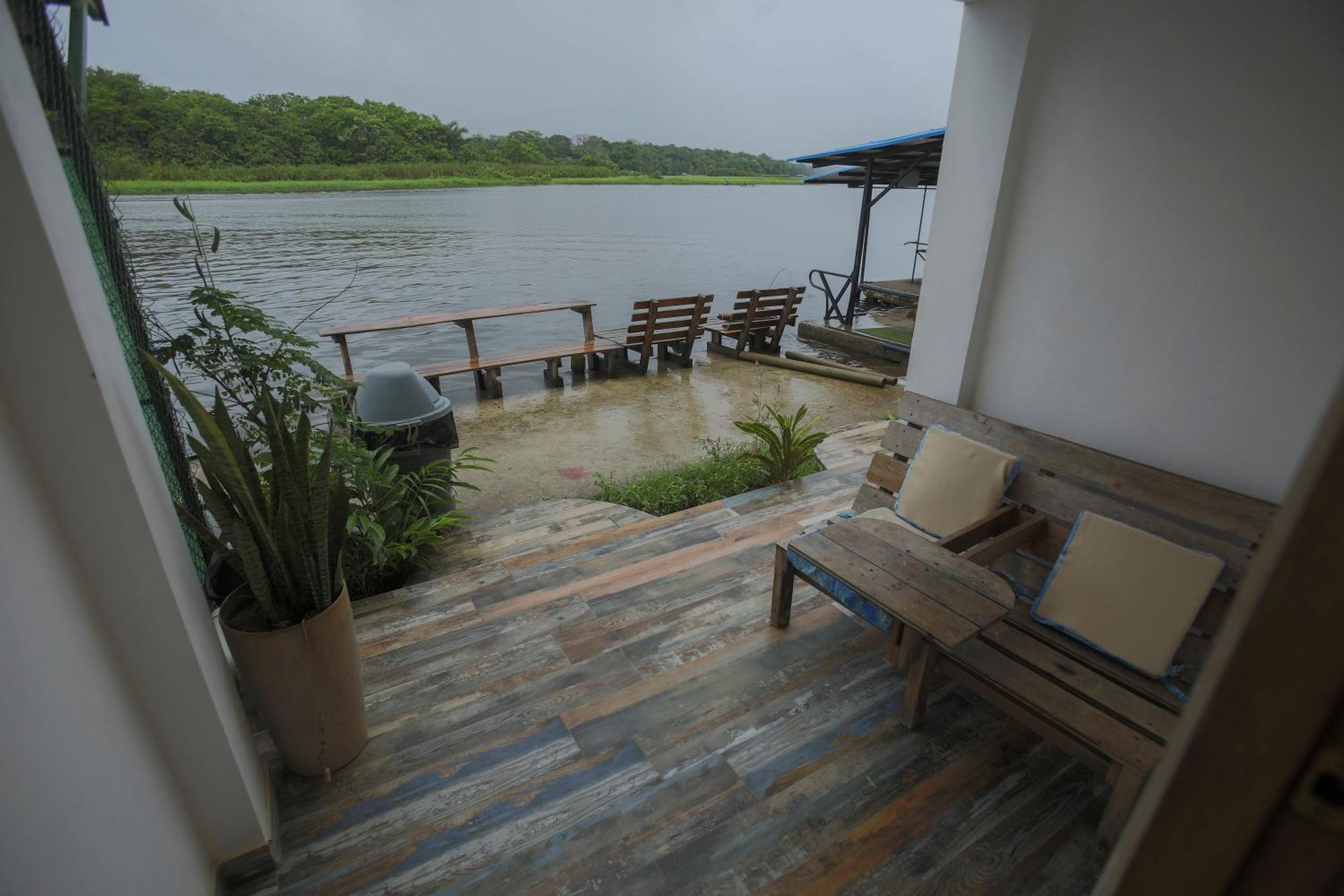 Hotel Pura Natura Riverside Tortuguero Bagian luar foto